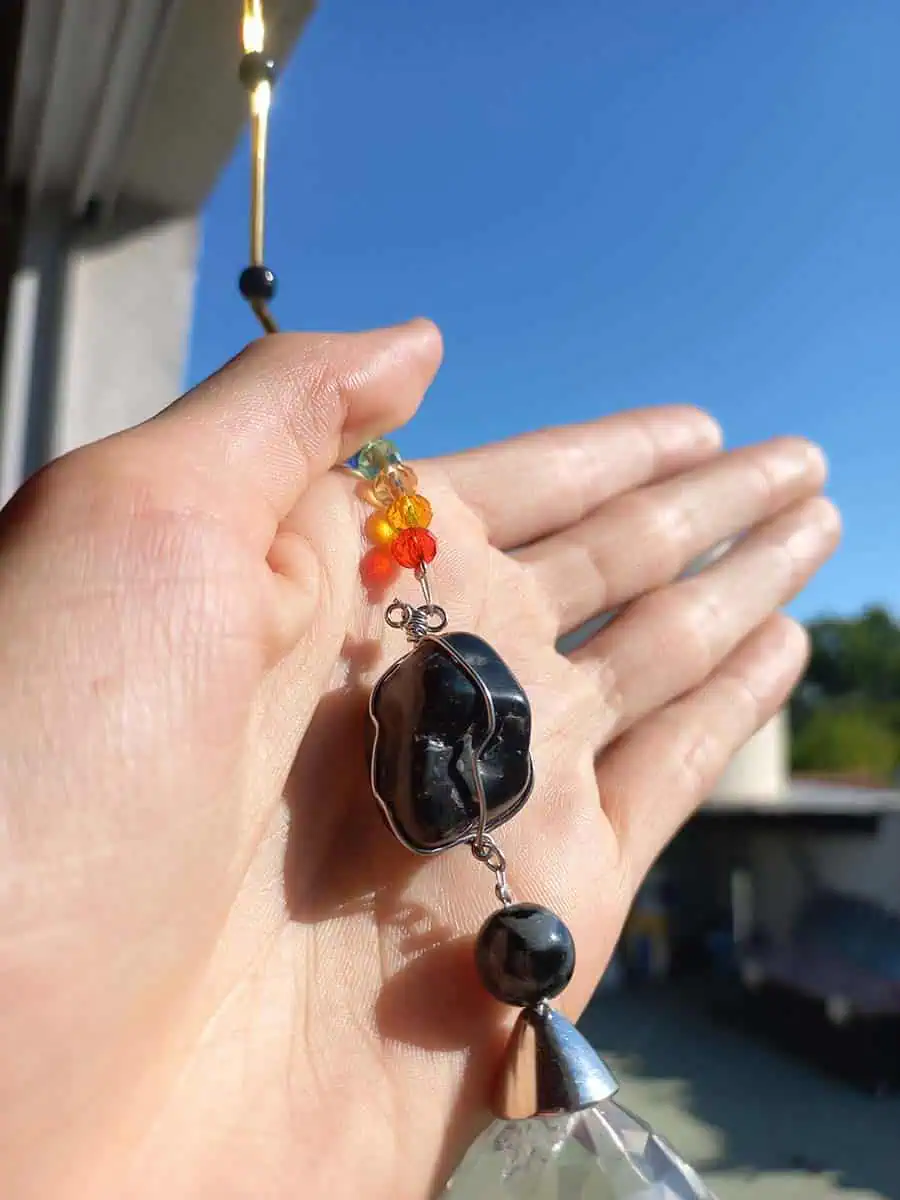 imagen de un atrapasol de cuarso turmalina