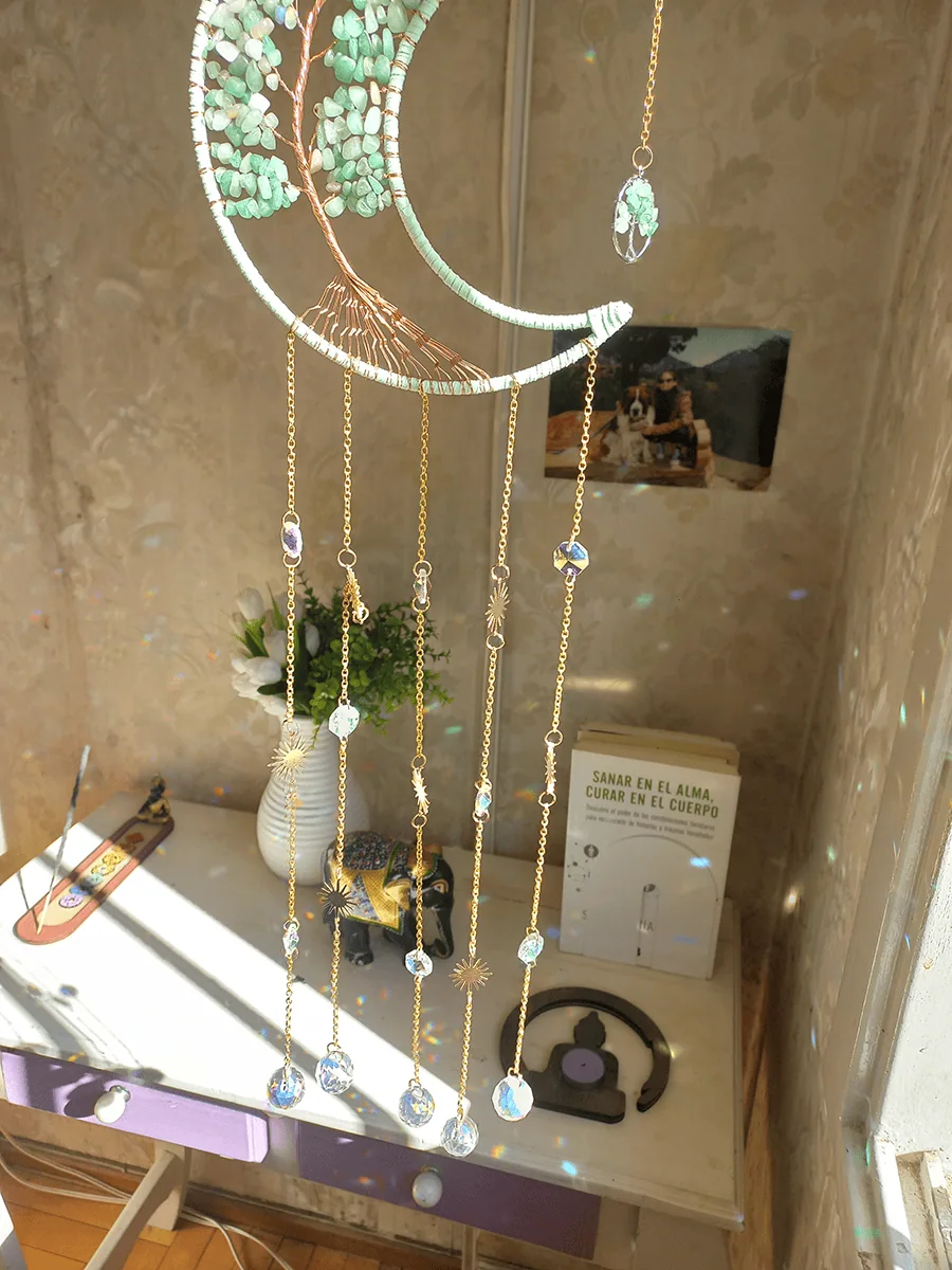 Atrapasol de luna con cuarsos verde