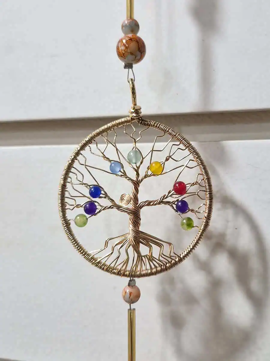 Atrapasol grande con Árbol de la Vida, piedras de los 7 chakras y esfera de cristal