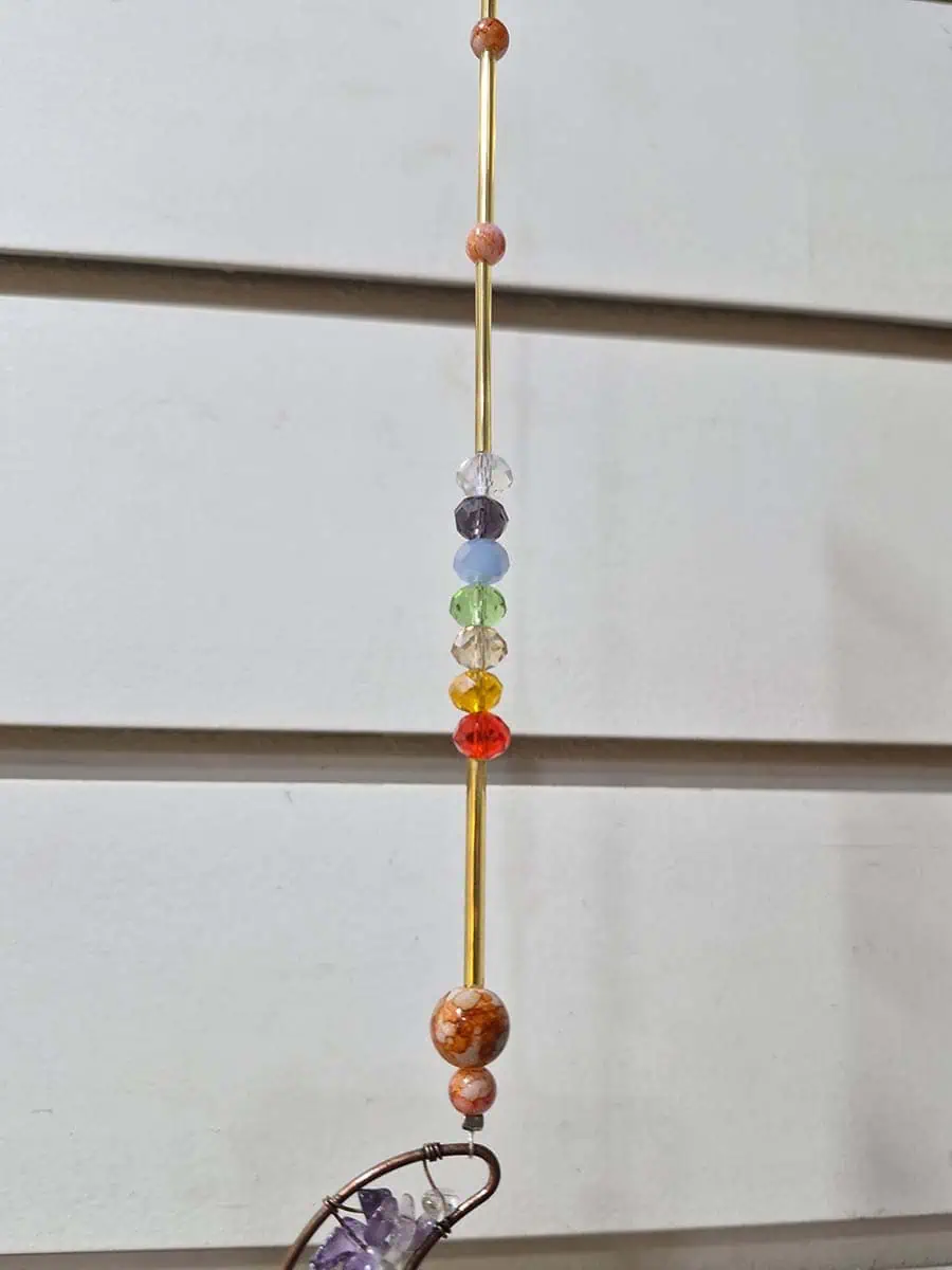 Atrapasol de luna con piedras de los 7 chakras y esfera facetada de cristal
