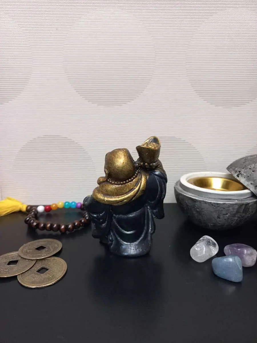 imagen de un Budai de la abundancia con lingote