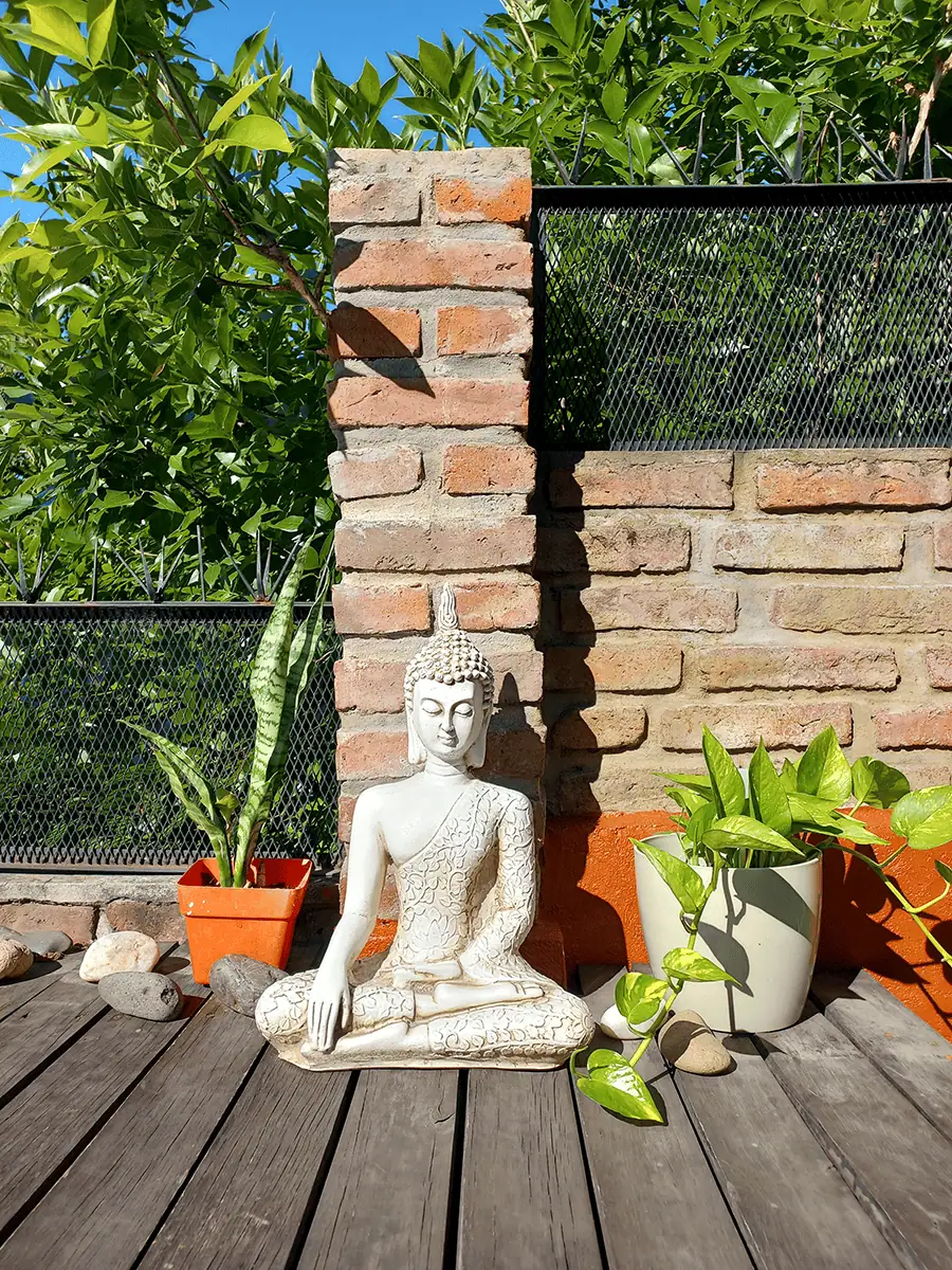 Buda para exterior de Conexión con la Tierra, mediano B