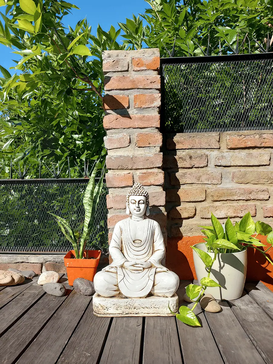 Buda para exterior de Meditación, mediano