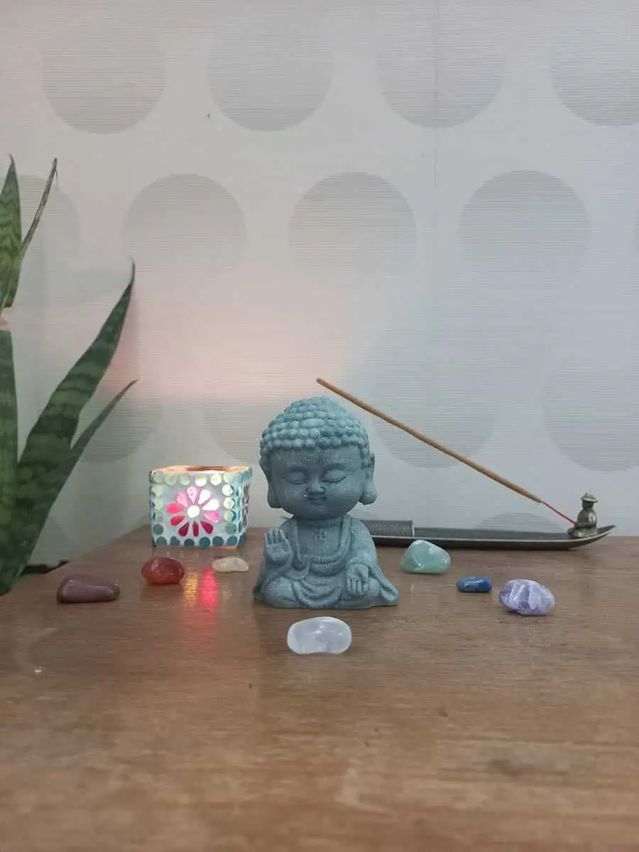 imagen de Buda bebe Mudra Abhaya