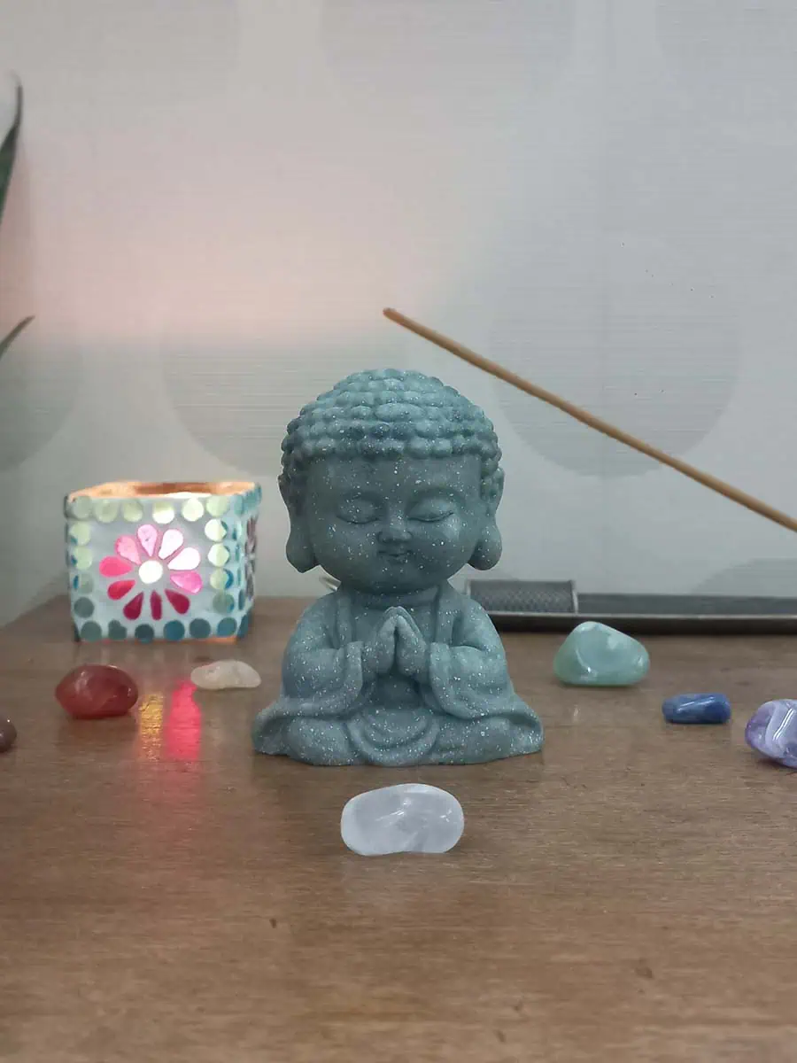 Buda bebe Mudra Namaskara