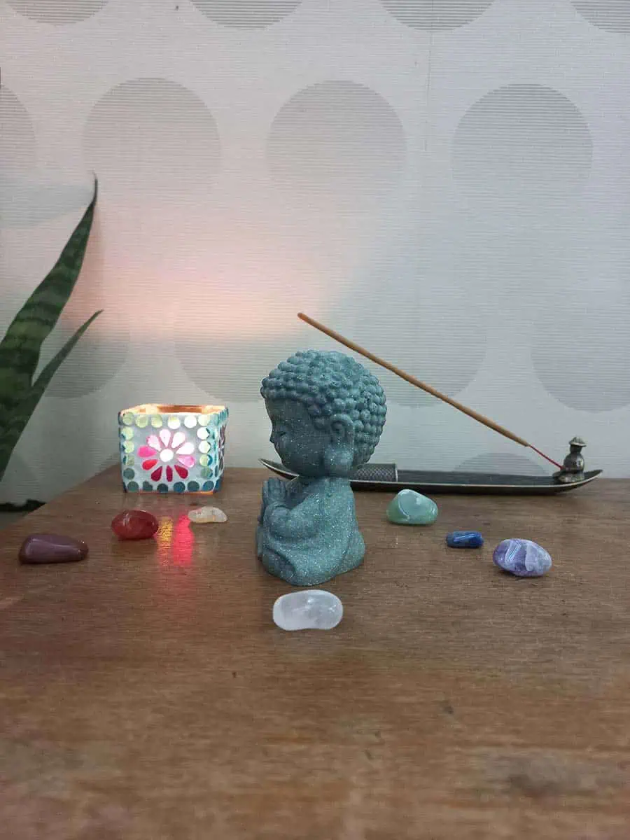 imagen de Buda bebe Mudra Namaskara