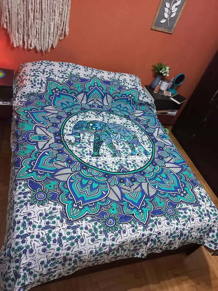 Cubrecama hindu verde con Mandalas y Elefante