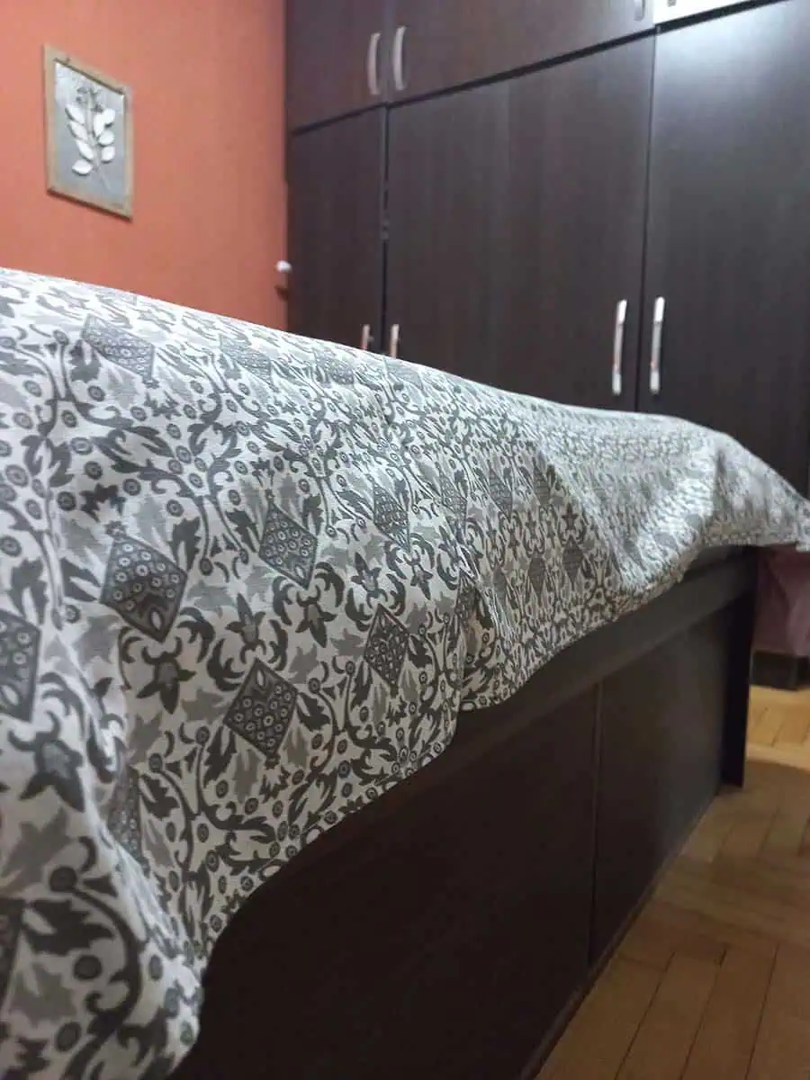 cubrecama hindu con Mandala Gris de dos plazas y media, zona sur