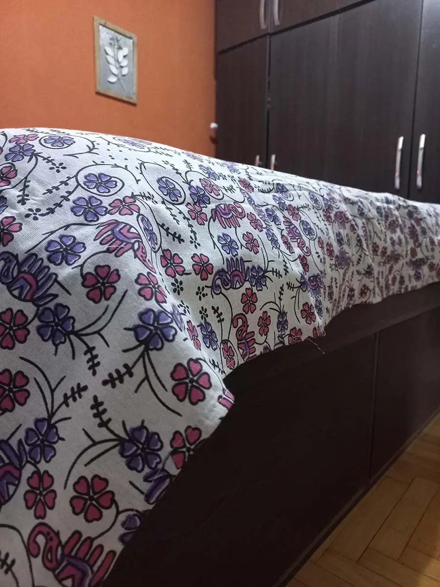 cubrecama hindu con Elefante y mandala rosa de dos plazas y media, zona sur