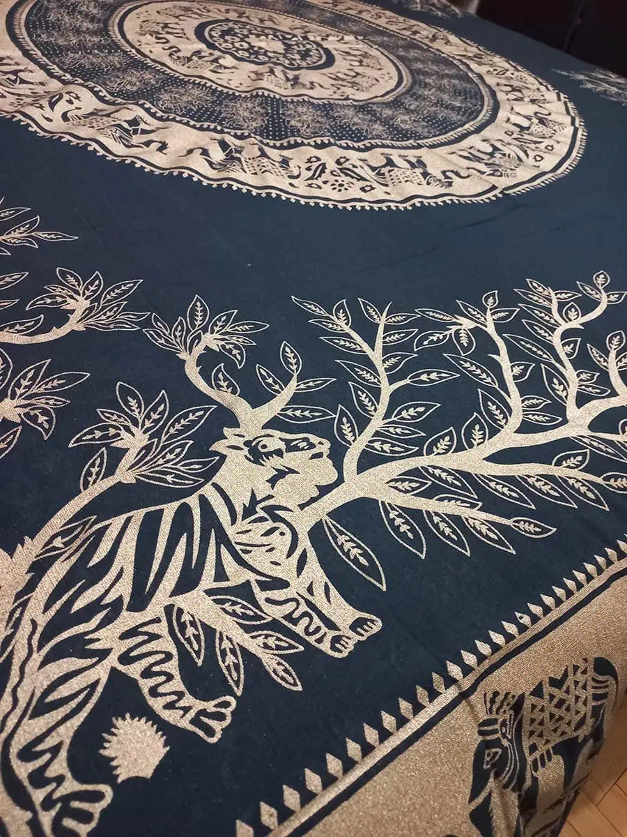 cubrecama hindu Dorado con Mandala de dos plazas y media, zona sur