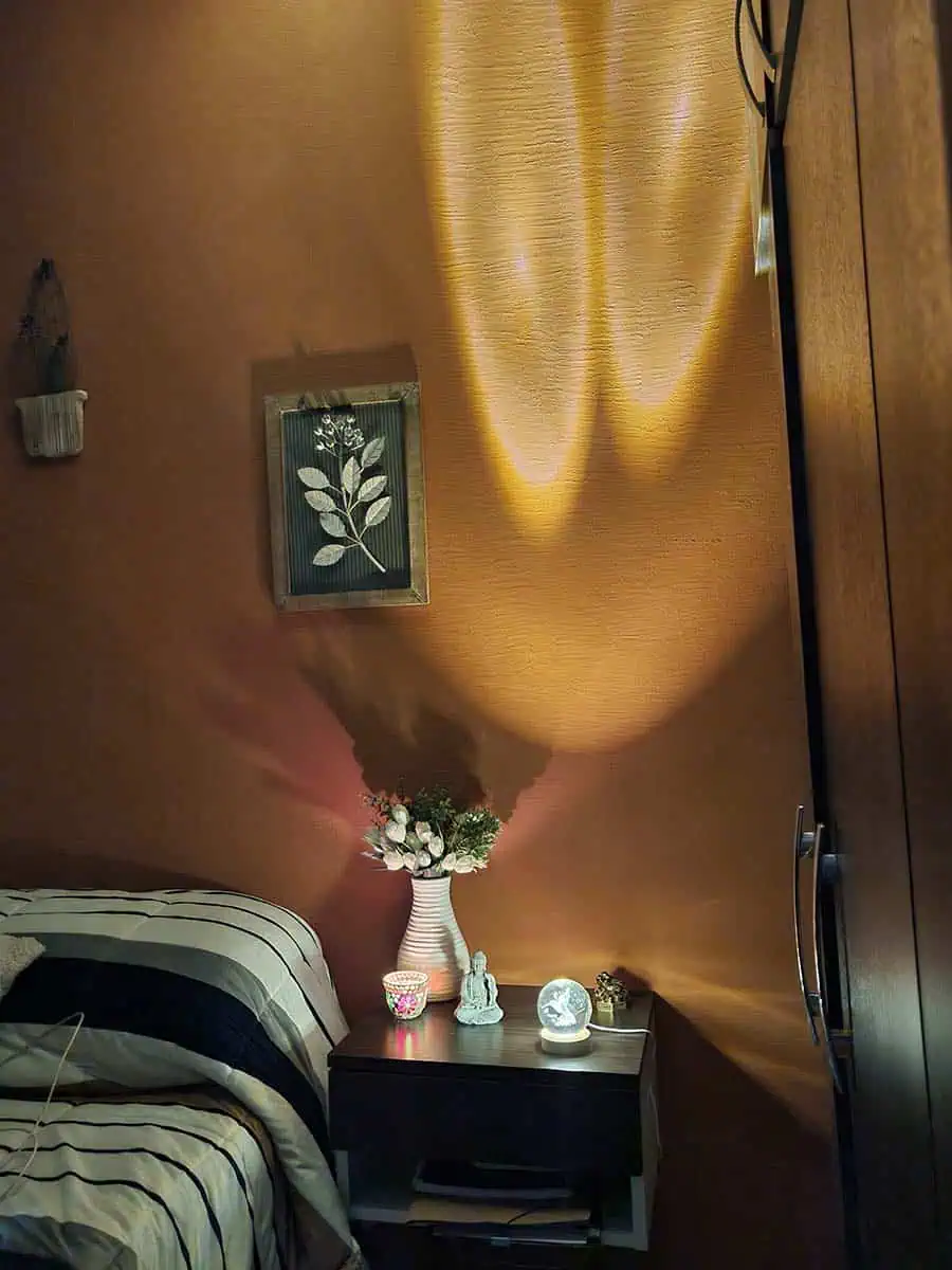 imagen de una esfera lampara de cristal 3D del hombre a la luna