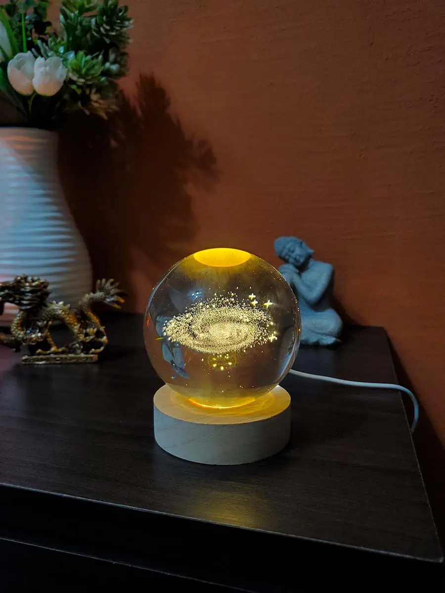 Lámpara esfera de cristal con diseño 3D de galaxia con eschufe USB