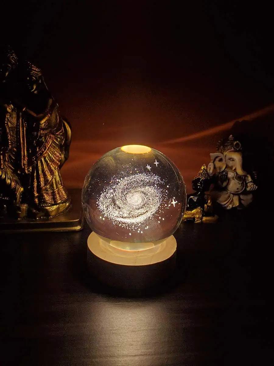 Lámpara esfera de cristal con diseño 3D de galaxia con eschufe USB
