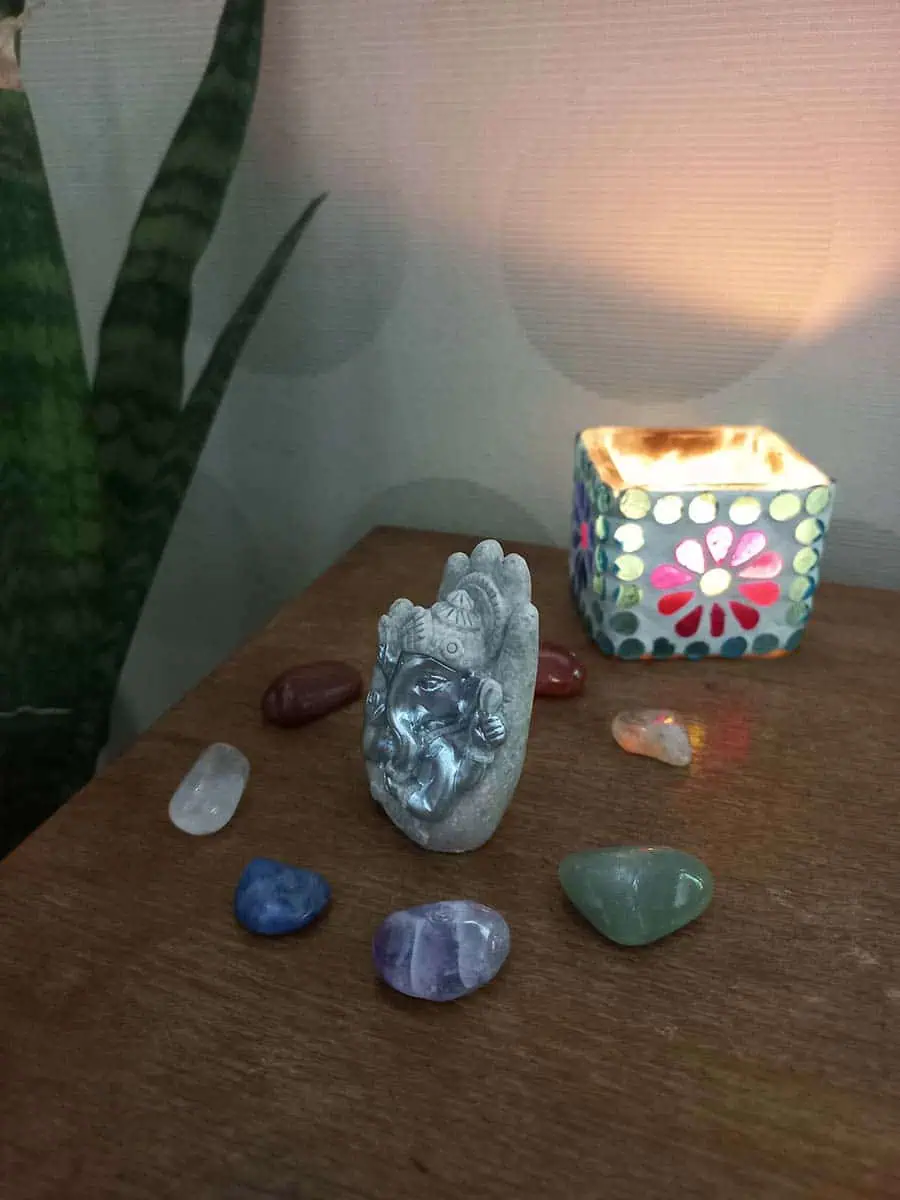 imagen de una ganesha chica plateada