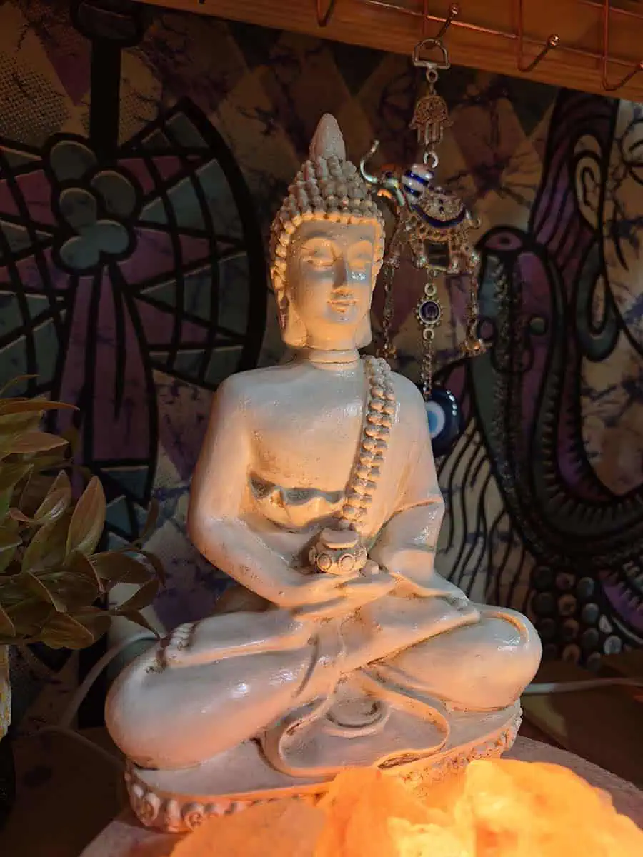Lámpara de sal con figura de Buda Blanco pintada a mano para decoración espiritual