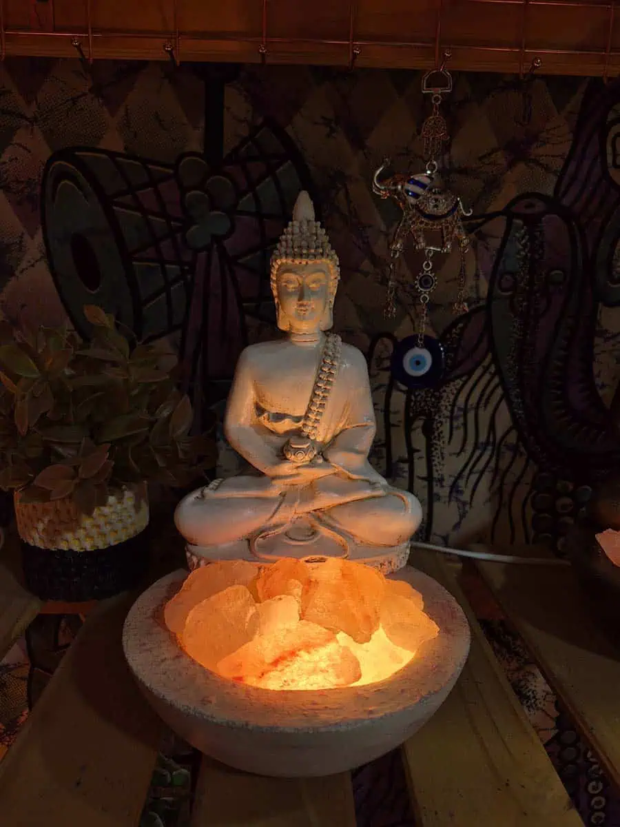 Lámpara de sal con figura de Buda Blanco pintada a mano para decoración espiritual