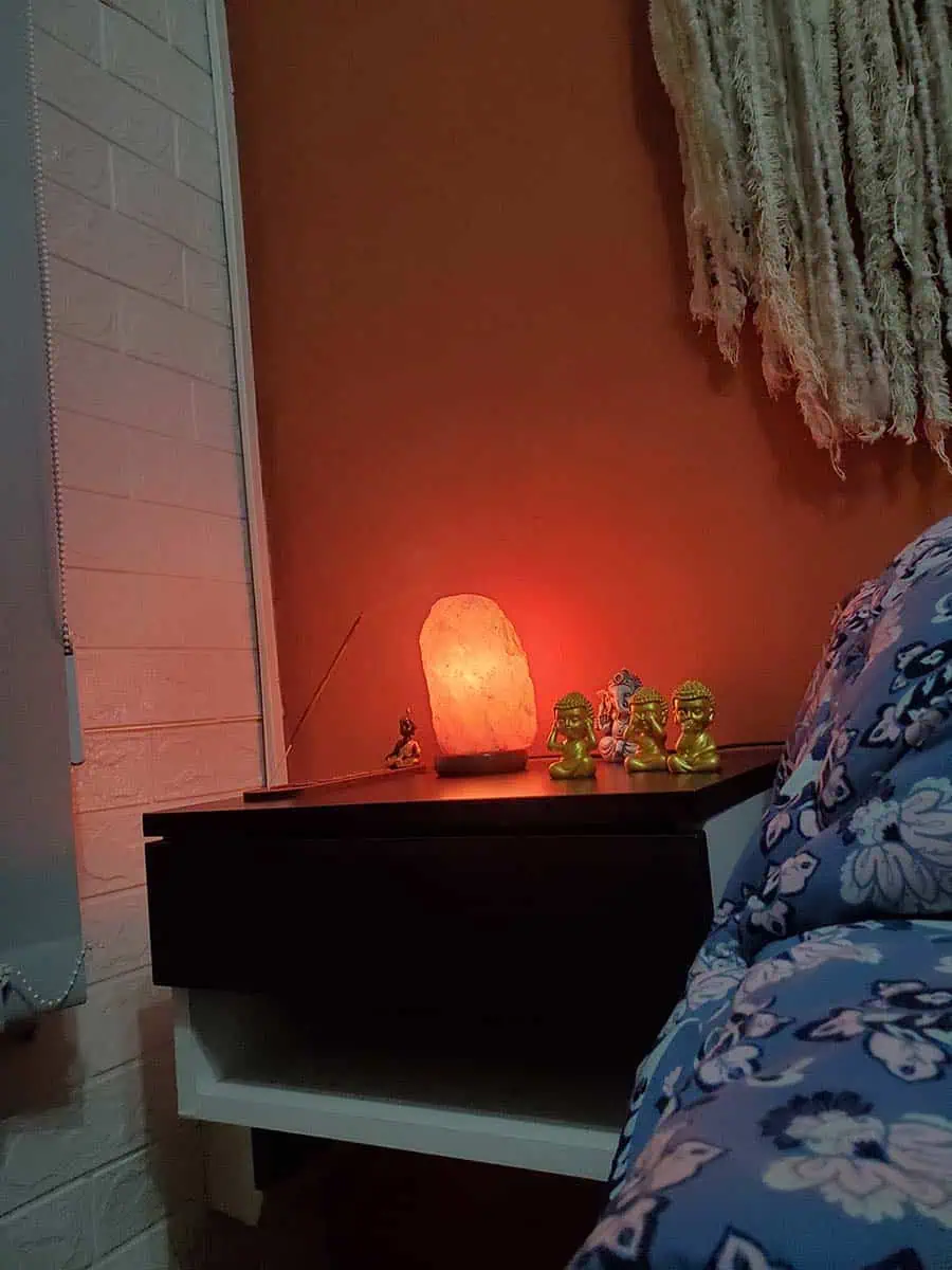 Lámpara de sal del Himalaya natural con base de madera artesanal en Banfield