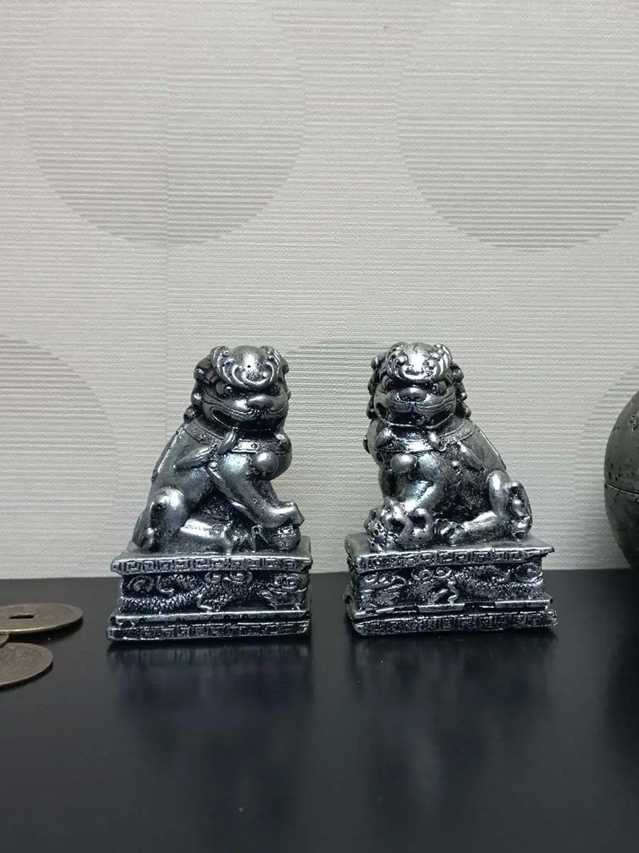 Pareja de Leones Fuu decorativa color Plateado