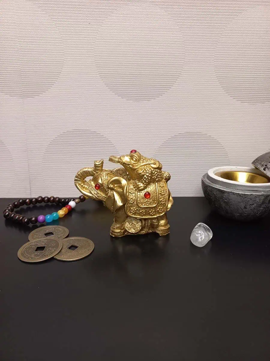 imagen de Elefante con símbolo de rana de la victoria Buena fortuna, riqueza, fuerza, sabiduría y éxito