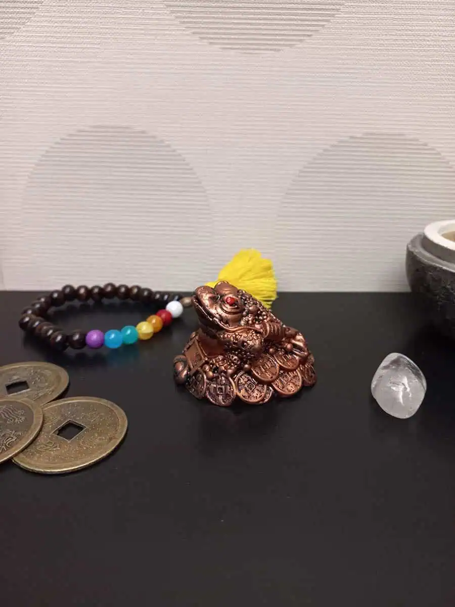 imagen de Rana del dinero Feng Shui en rojizo