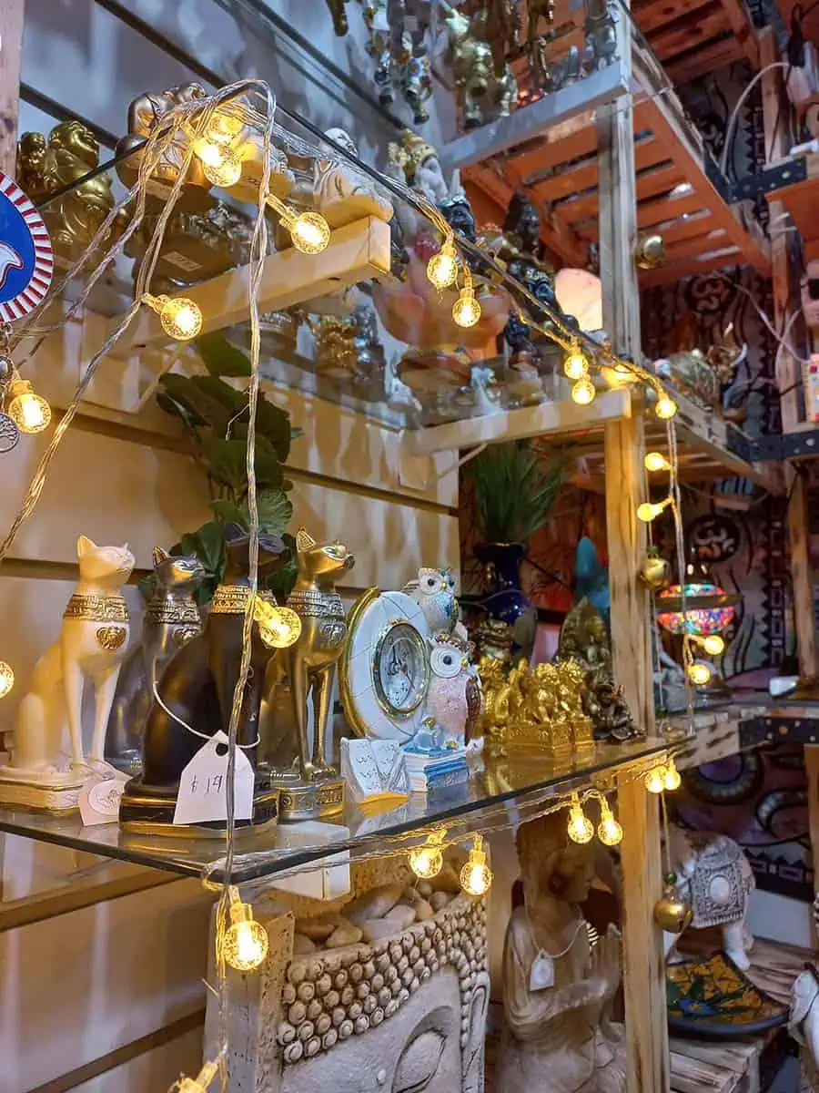 Tira de luces decorativas cálidas de 5 metros con bolitas transparentes texturadas tipo nieve