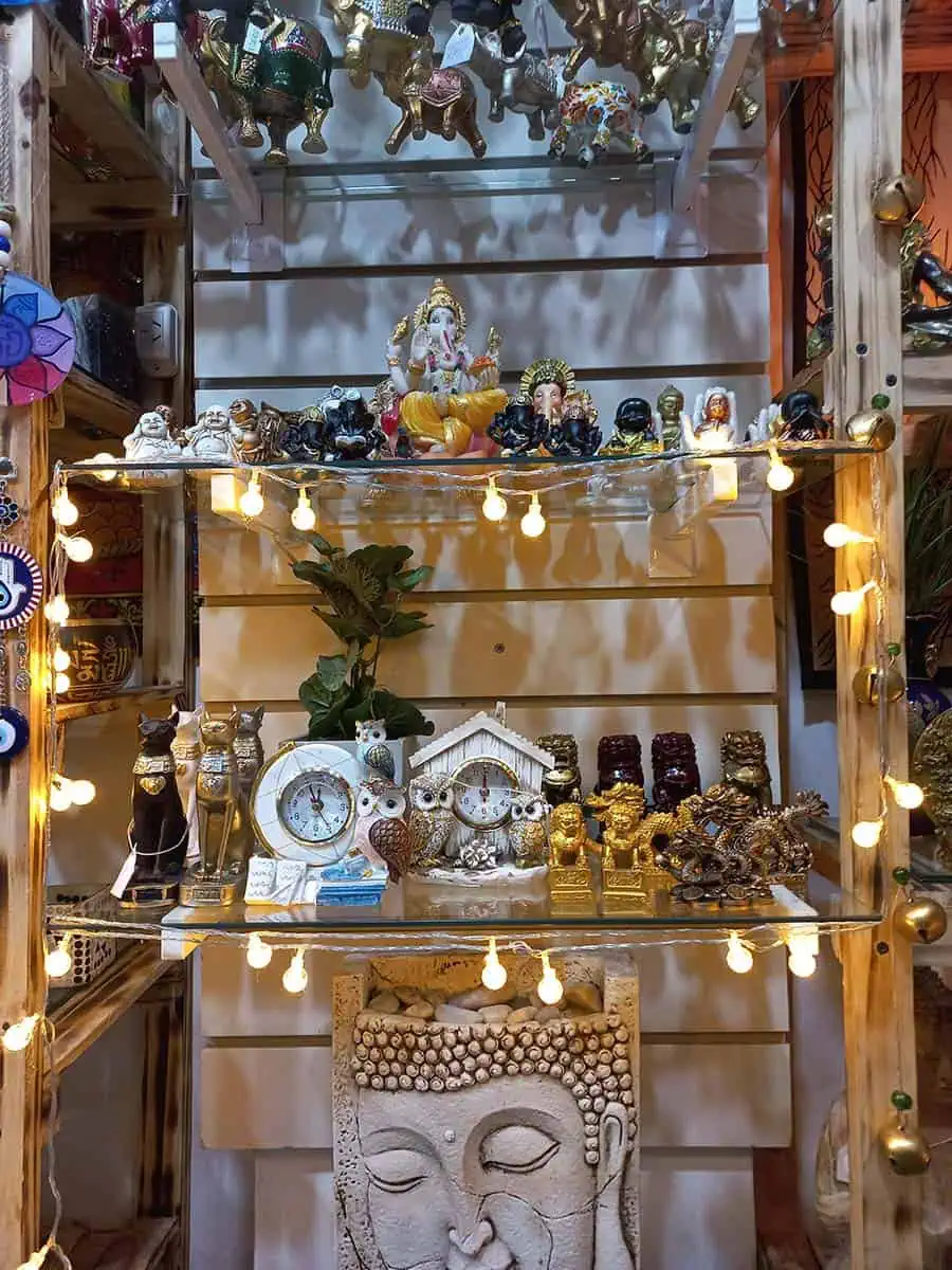 Tira de luces decorativas cálidas de 5 metros con bolitas transparentes texturadas tipo nieve