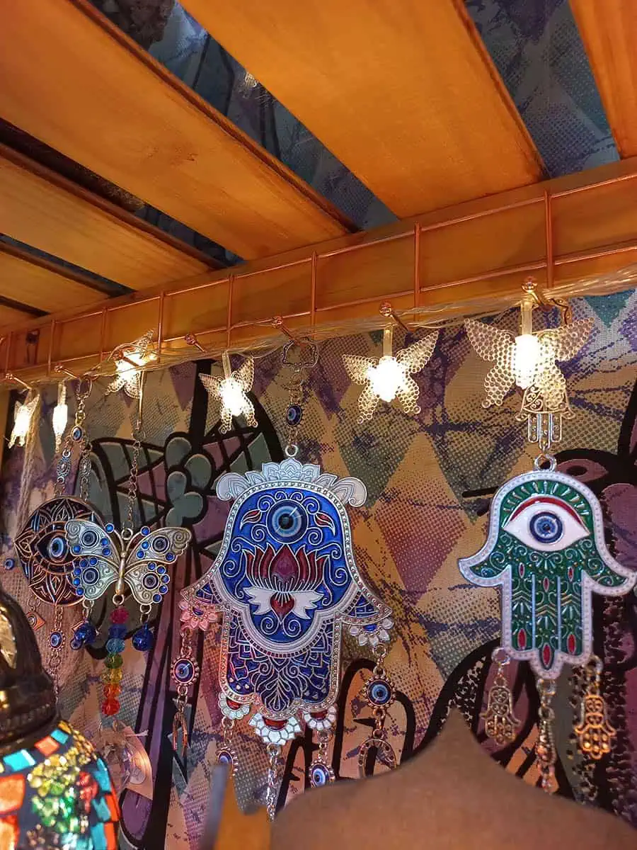 Tira de luces cálidas de 5 metros con mariposas transparentes iluminadas para decoración de interiores