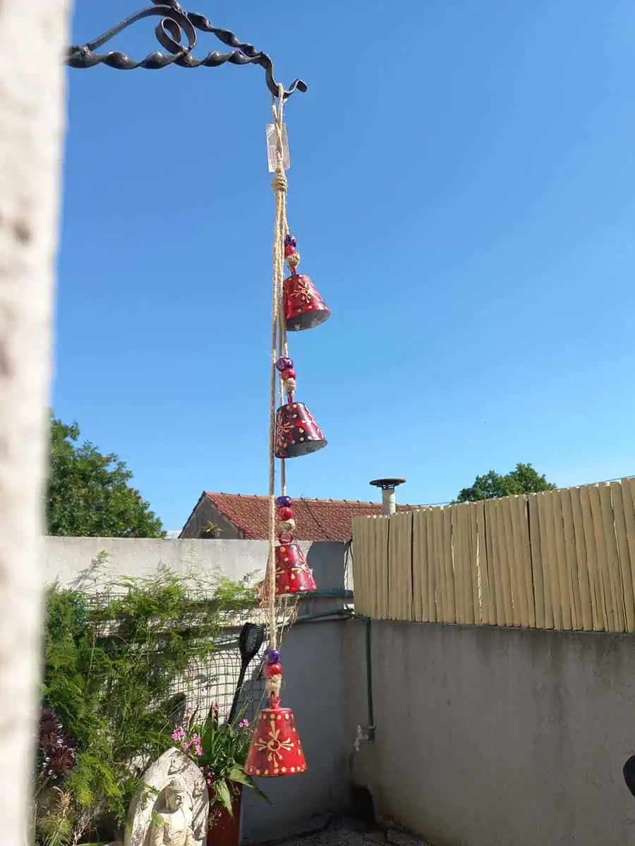 Tira de campanas Hindú de chapa color rojo