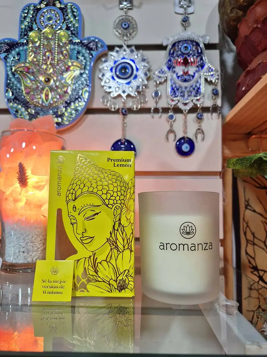 Vela aromática en vaso de vidrio Premium Lemon Aromanza elaborada con cera vegetal