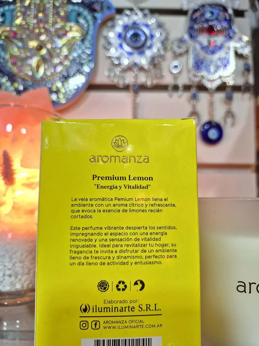 Vela aromática en vaso de vidrio Premium Lemon Aromanza elaborada con cera vegetal